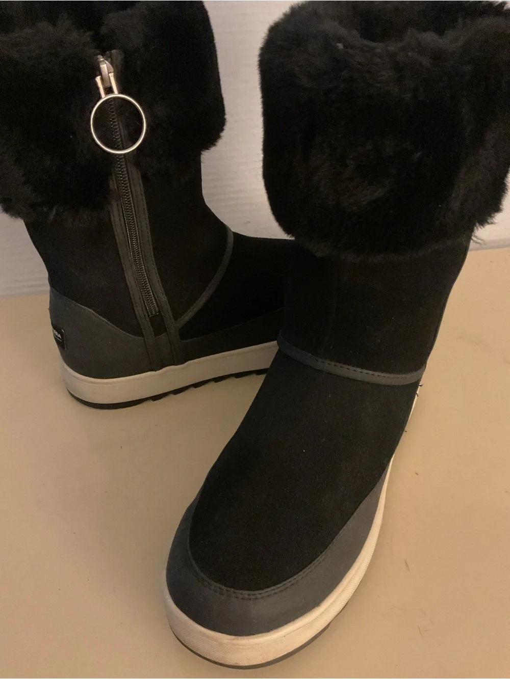 Koolaburra by Uggs women Black Suede leather fur Tynlee waterproof boots US 9